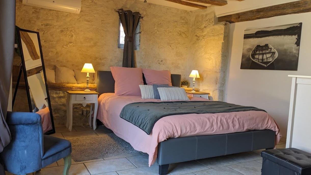 Domaine Les Feuillants Hotel Crouzilles Room photo
