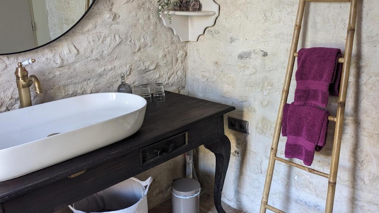 Domaine Les Feuillants Hotel Crouzilles Room photo